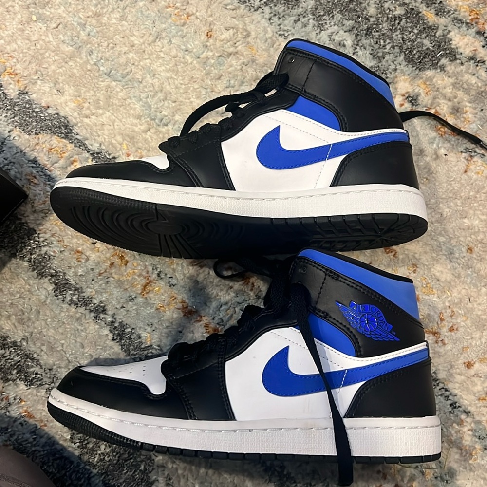 AIR JORDAN 1 MID